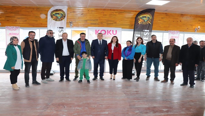HALFETİ BELEDİYE BAŞKANI ŞEREF ALBAYRAK, 4 YIL ÖNCE 10 KİŞİYLE BAŞLAYAN KOKU FESTİVALİMİZ BUGÜN 100’LERCE KİŞİYE ULAŞTI;