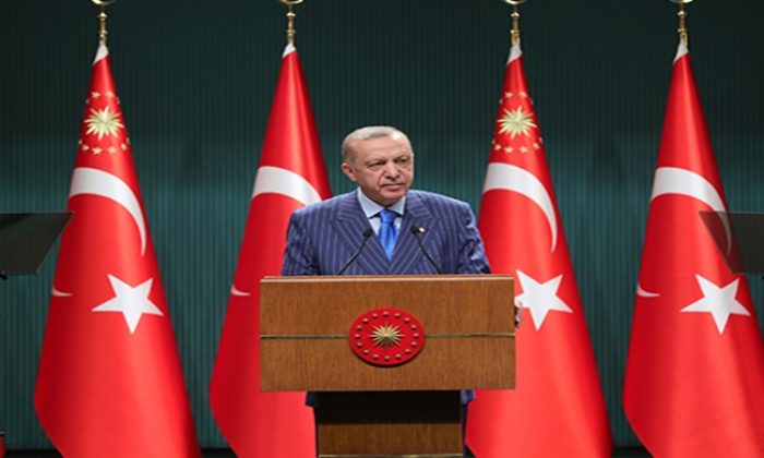 “Dünyanın ve bölgemizin sancılı bir süreçten geçtiği şu dönemde, Türkiye rotasından sapmadan hedeflerine doğru ilerliyor”