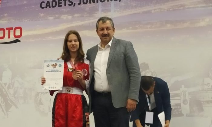İSTANBUL İLİNDE 7. KEZ DÜZENLENEN 7. ULUSLAR ARASI KİCKBOKS DÜNYA KUPASINDA ŞAMPİYONASINDA TURAN TEŞKİLATIN` DAN ÇIKARMA.