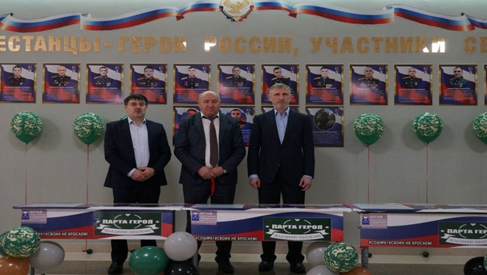 Birleşik Rusya, Rusya Kahramanları onuruna Mahaçkale’de Kahraman Masaları açtı