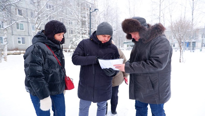 Birleşik Rusya, Syktyvkar’daki ücretsiz buz pateni pistlerinin hazır olup olmadığını inceledi