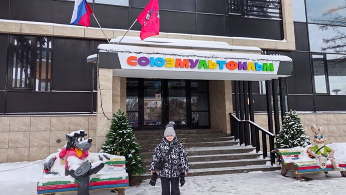 Поездка на «Союзмультфильм», экскурсия по метрополитену, набор художника и электрогитара: «Единая Россия» исполнила детские мечты с «Ёлки желаний»