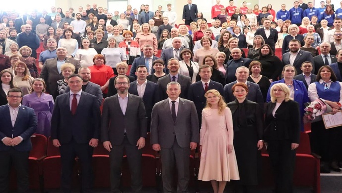 «Единая Россия» провела в Иркутске женскую политшколу