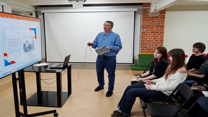 «Единая Россия» и краеведческий музей в Новосибирске запустили курс подготовки к «Диктанту Победы»