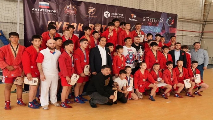 Birleşik Rusya partisinin “Çocuk Sporları” projesi kapsamında Astrahan’da bir sambo turnuvası düzenlendi