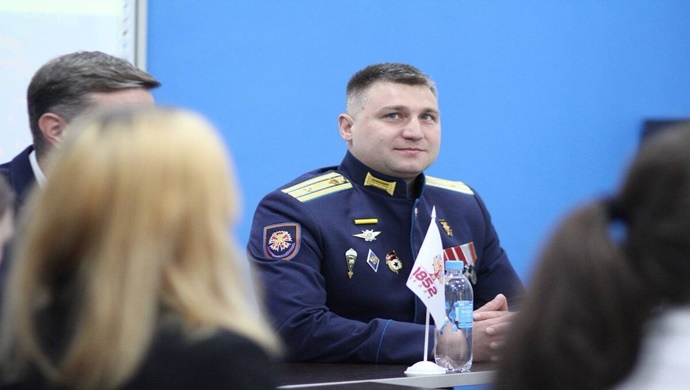 В Москве по инициативе «Единой России» состоялась встреча школьников с участником СВО